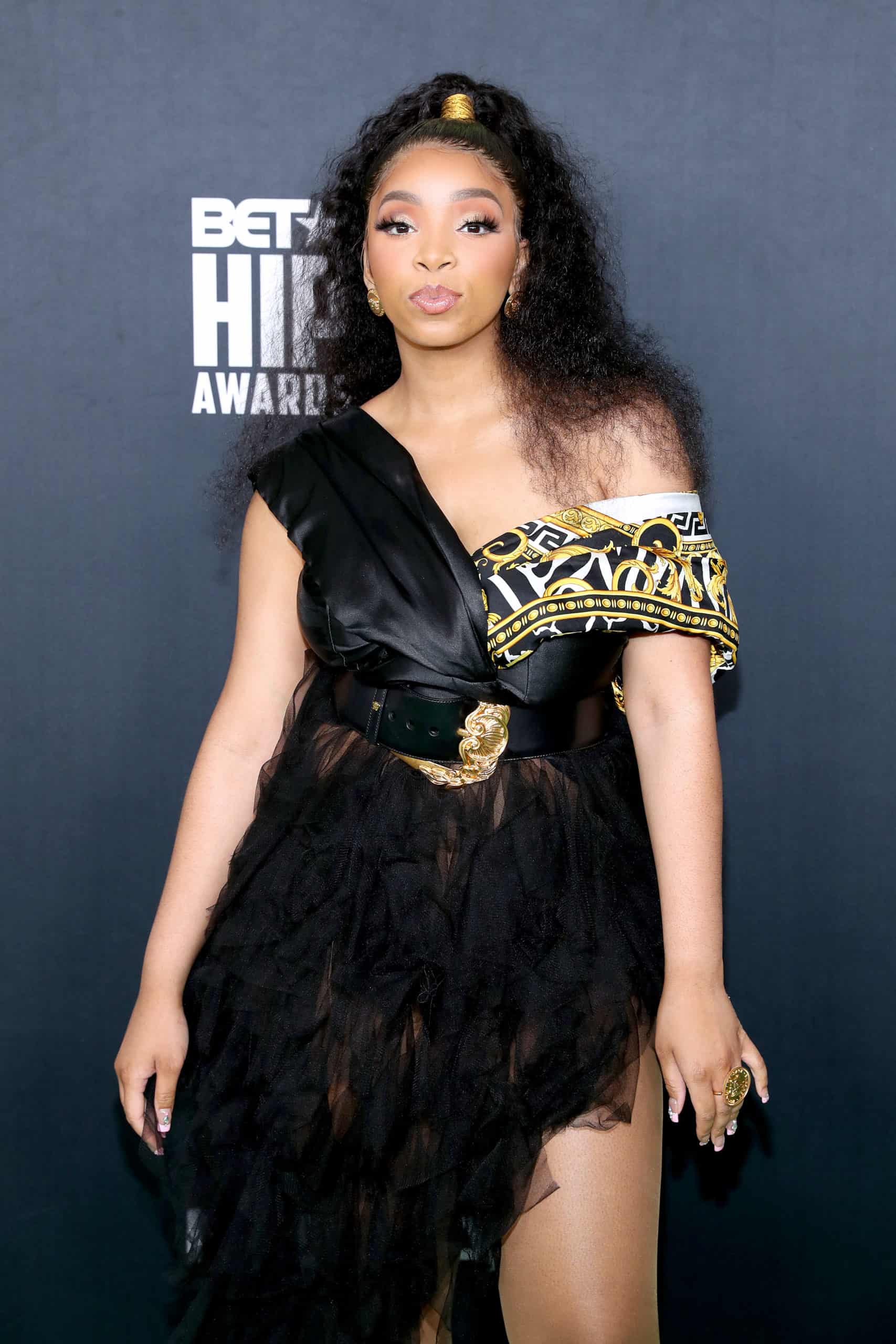 LightSkinKeisha publishes and deletes an alarming tweet