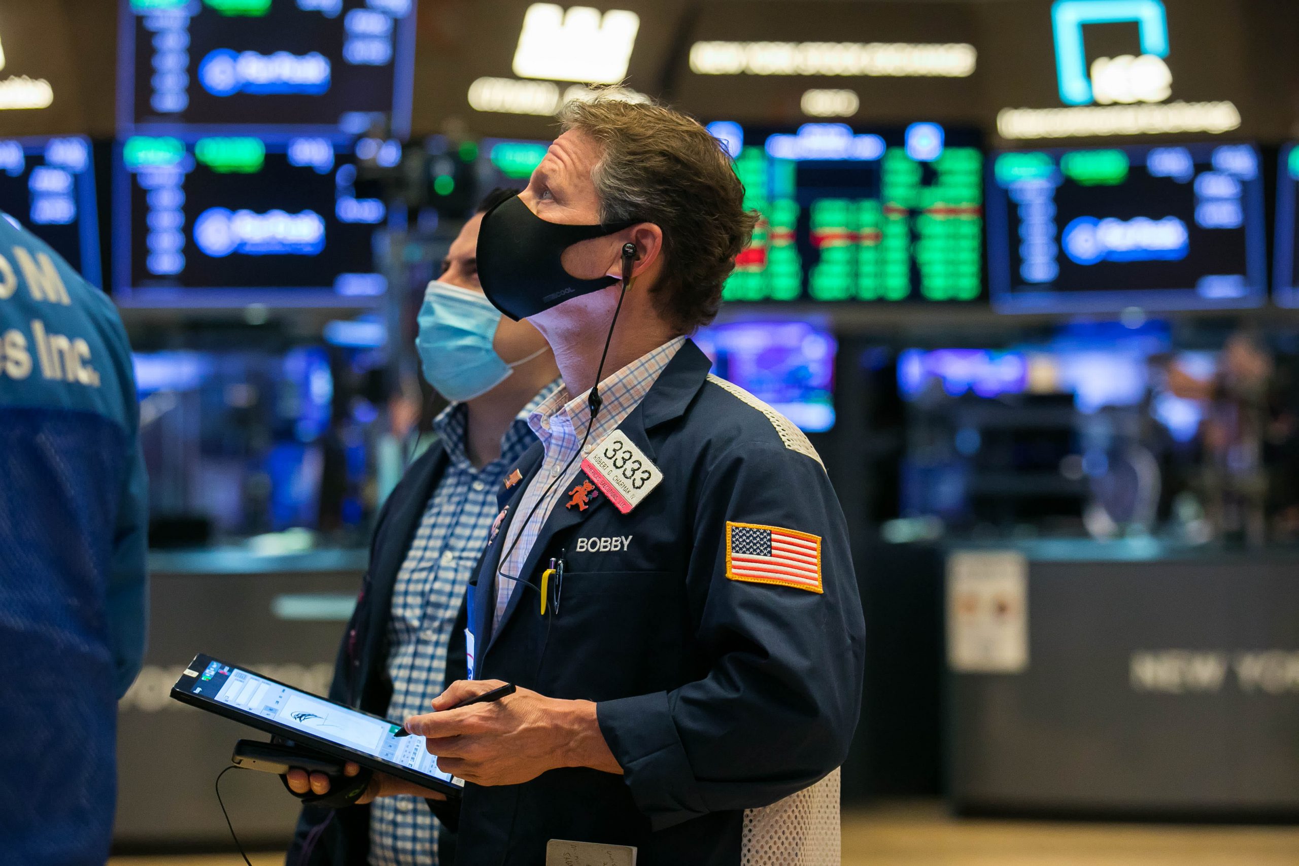 S&P 500 and Nasdaq rise and hit report highs as financial hopes stay excessive 10 S&P 500 and Nasdaq rise and hit record highs as economic hopes remain high