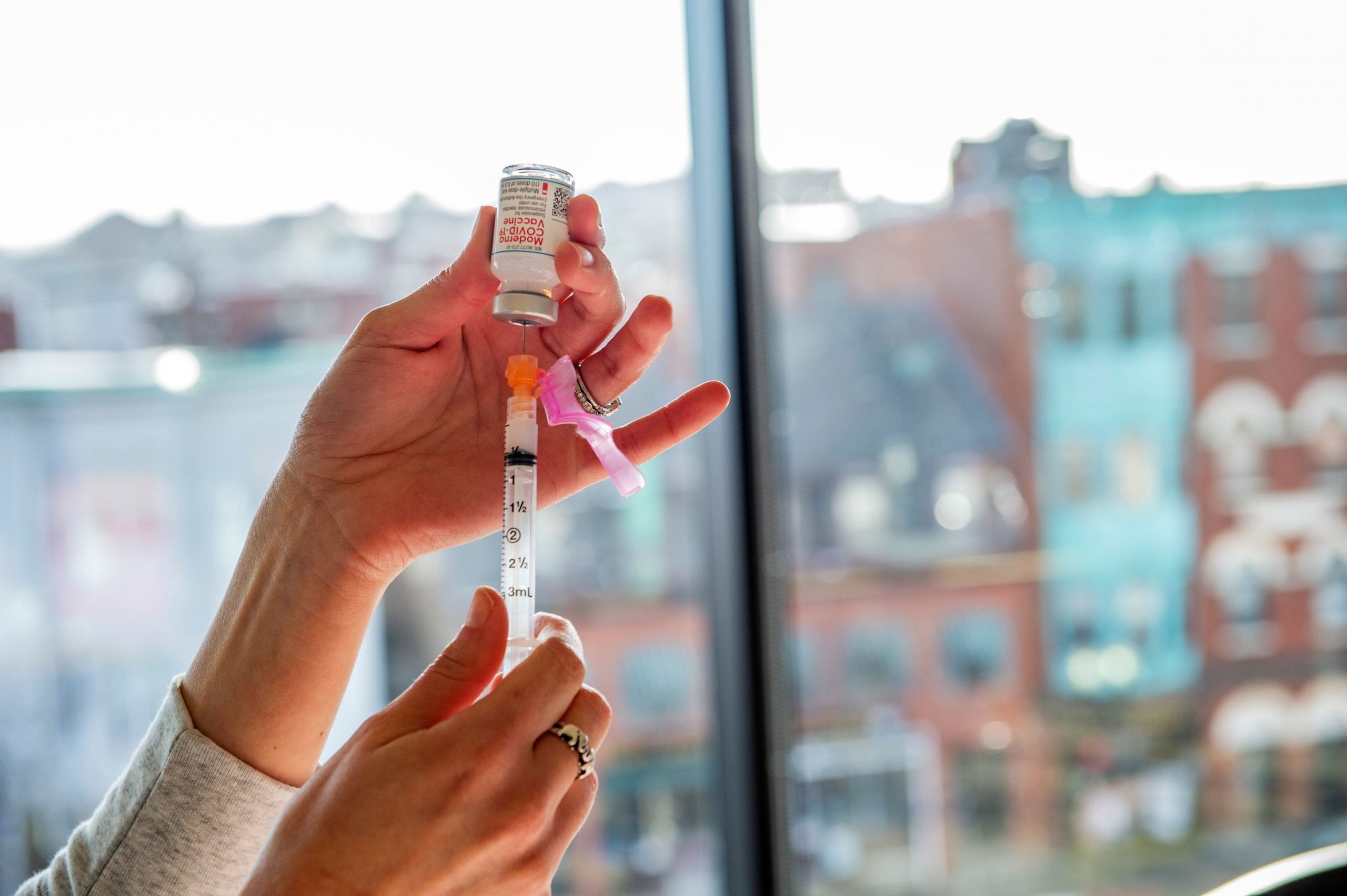 US misses goal of vaccinating 20 million by yr finish 7 US misses target of vaccinating 20 million by year end