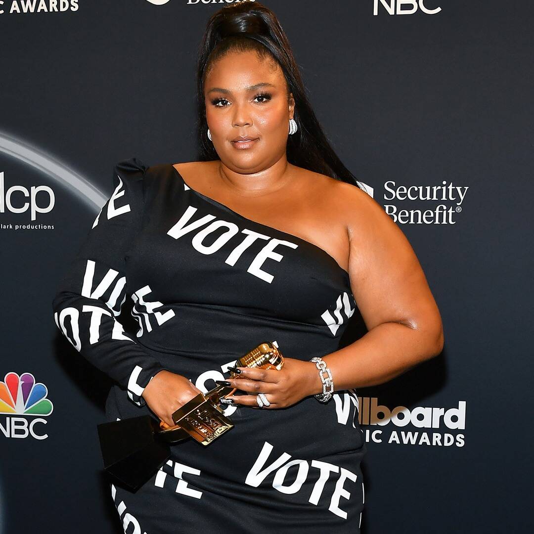 Lizzo shares moving message after "negative thoughts"