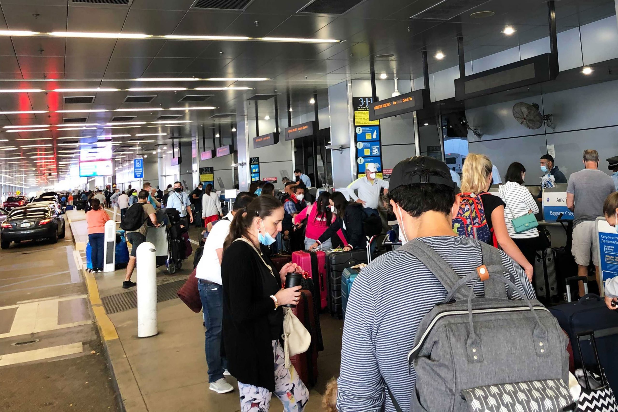 Air traffic hits a new pandemic on New Year's weekend