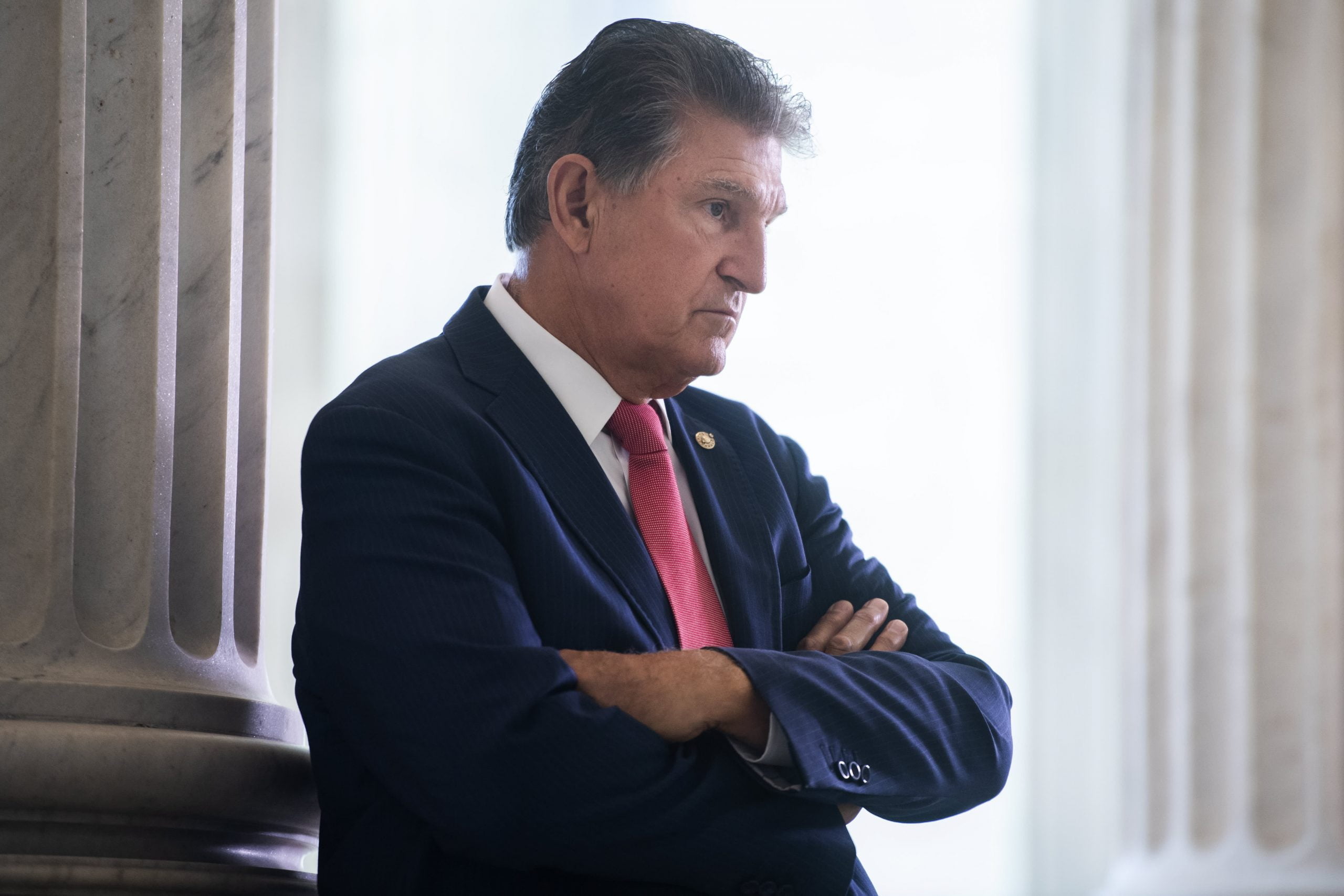 Senator Joe Manchin doubts stimulus checks worth $ 2,000