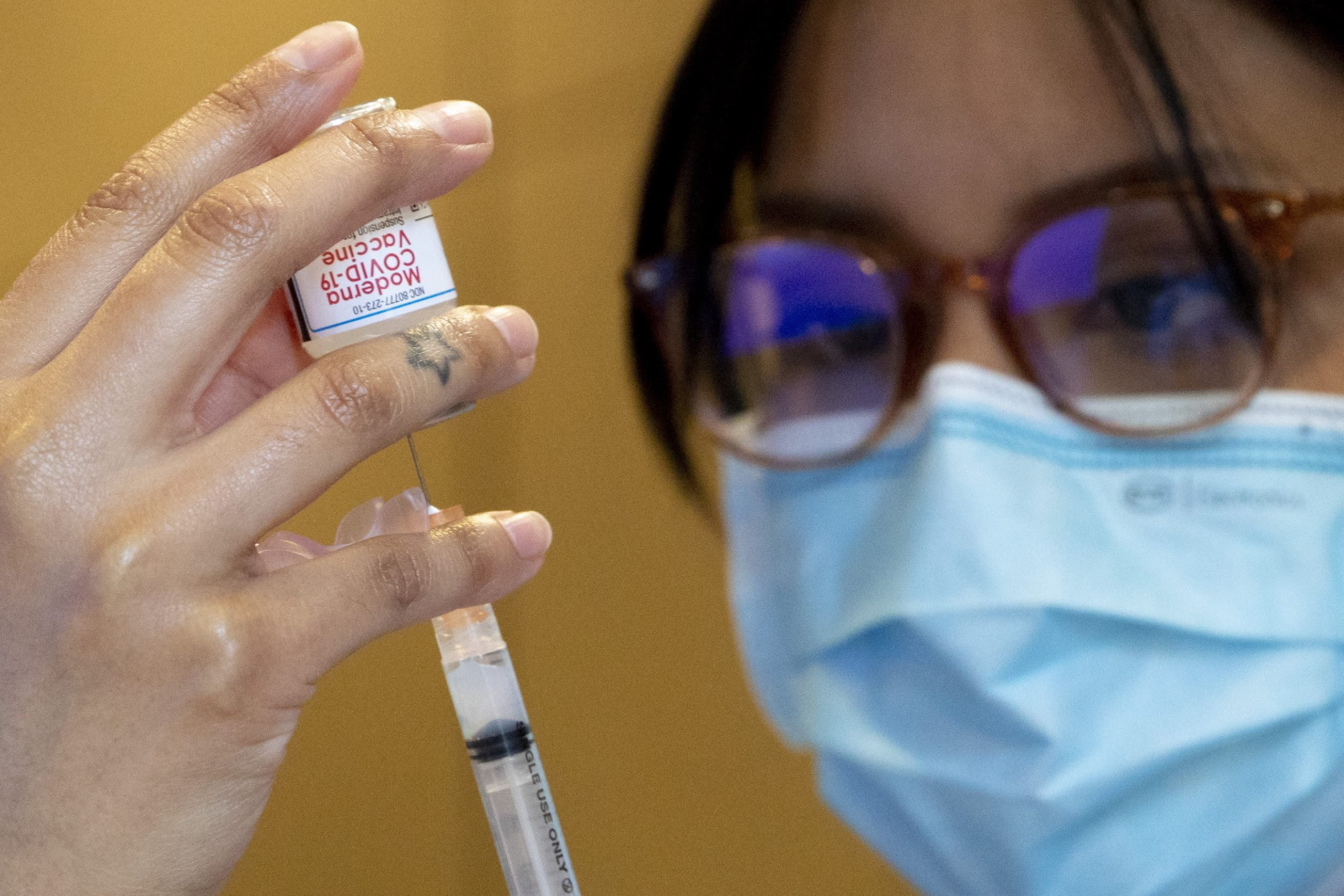 Moderna is engaged on booster photographs for South African varieties 1 Moderna is working on booster shots for South African varieties