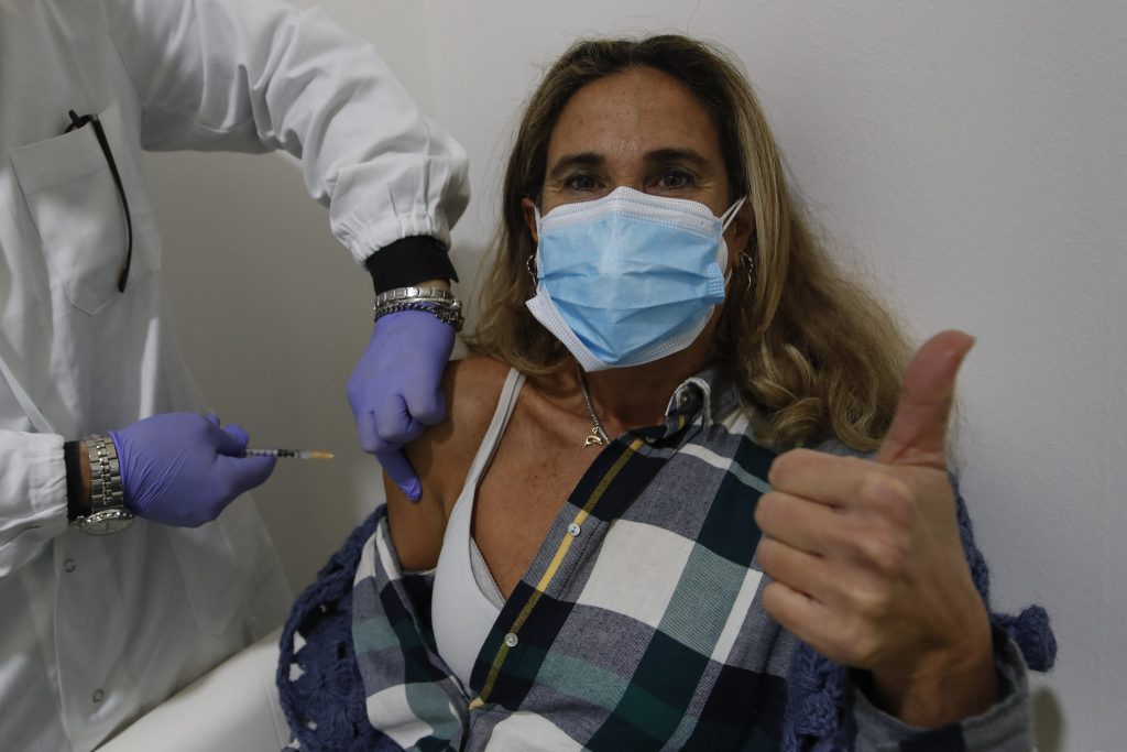 Coronavirus Vaccine Myths Shattered By Consultants • MV TELEGRAPH - Vimarsana News