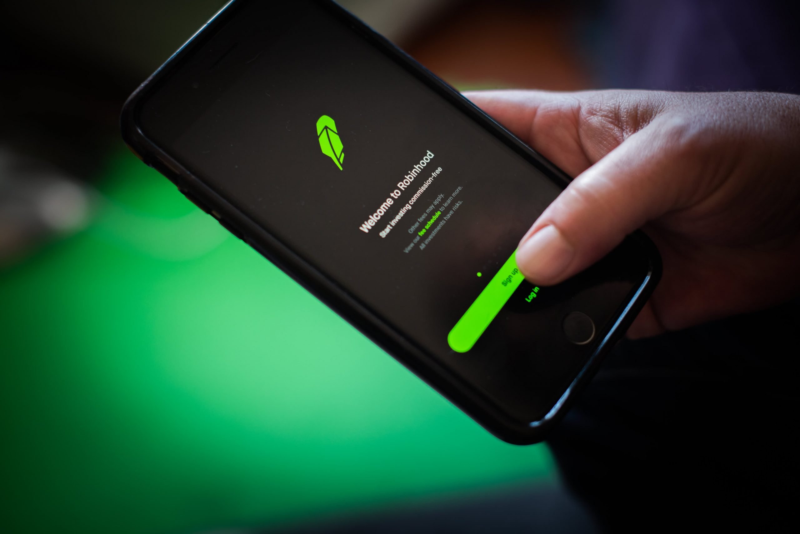 In accordance with Robinhood, there are restrictions on GameStop because of the tenfold enhance in clearinghouse deposit necessities 1 According to Robinhood, there are restrictions on GameStop due to the tenfold increase in clearinghouse deposit requirements