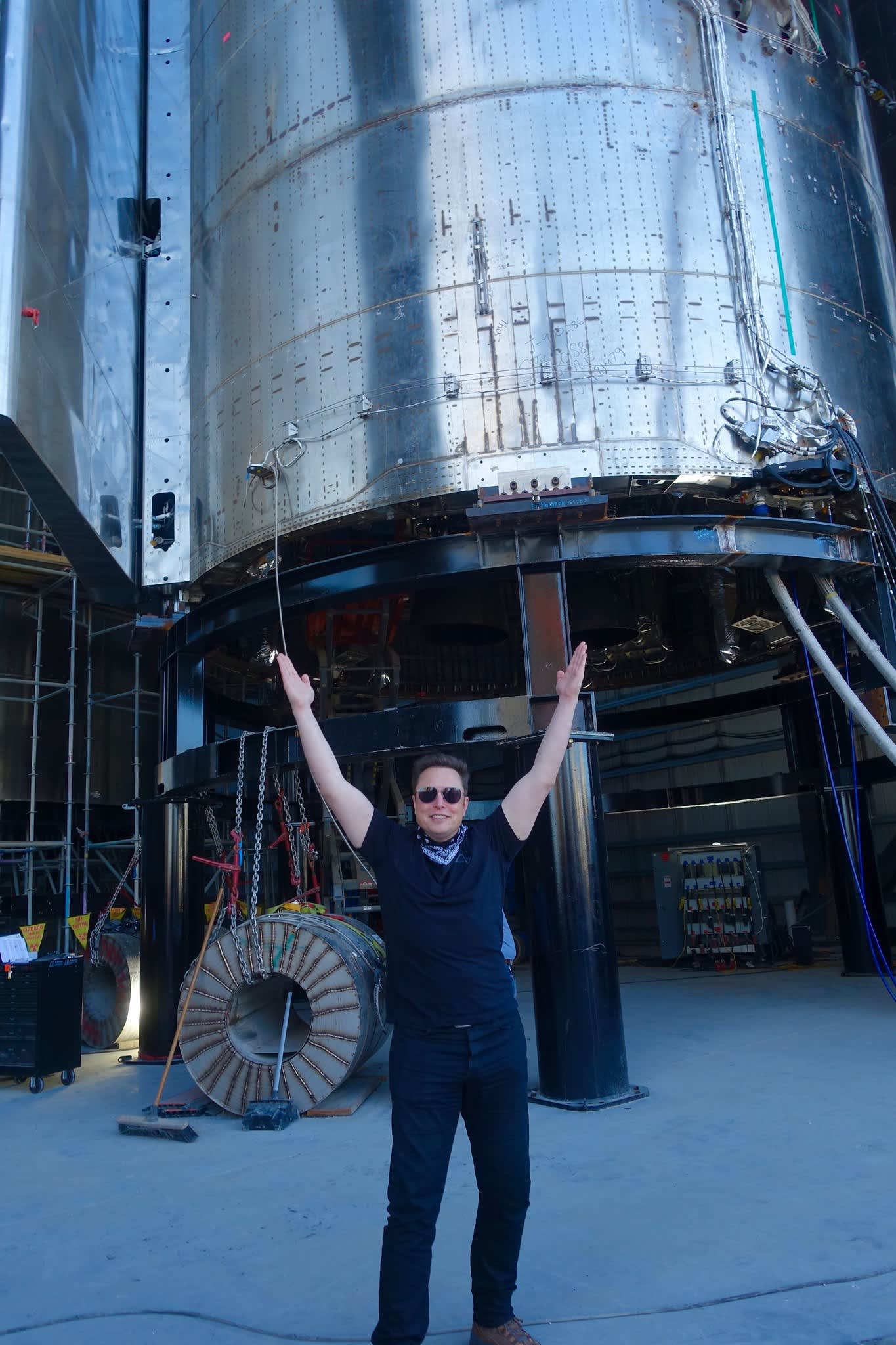 Elon Musk's SpaceX raised $ 850 million at $ 419.99 per share