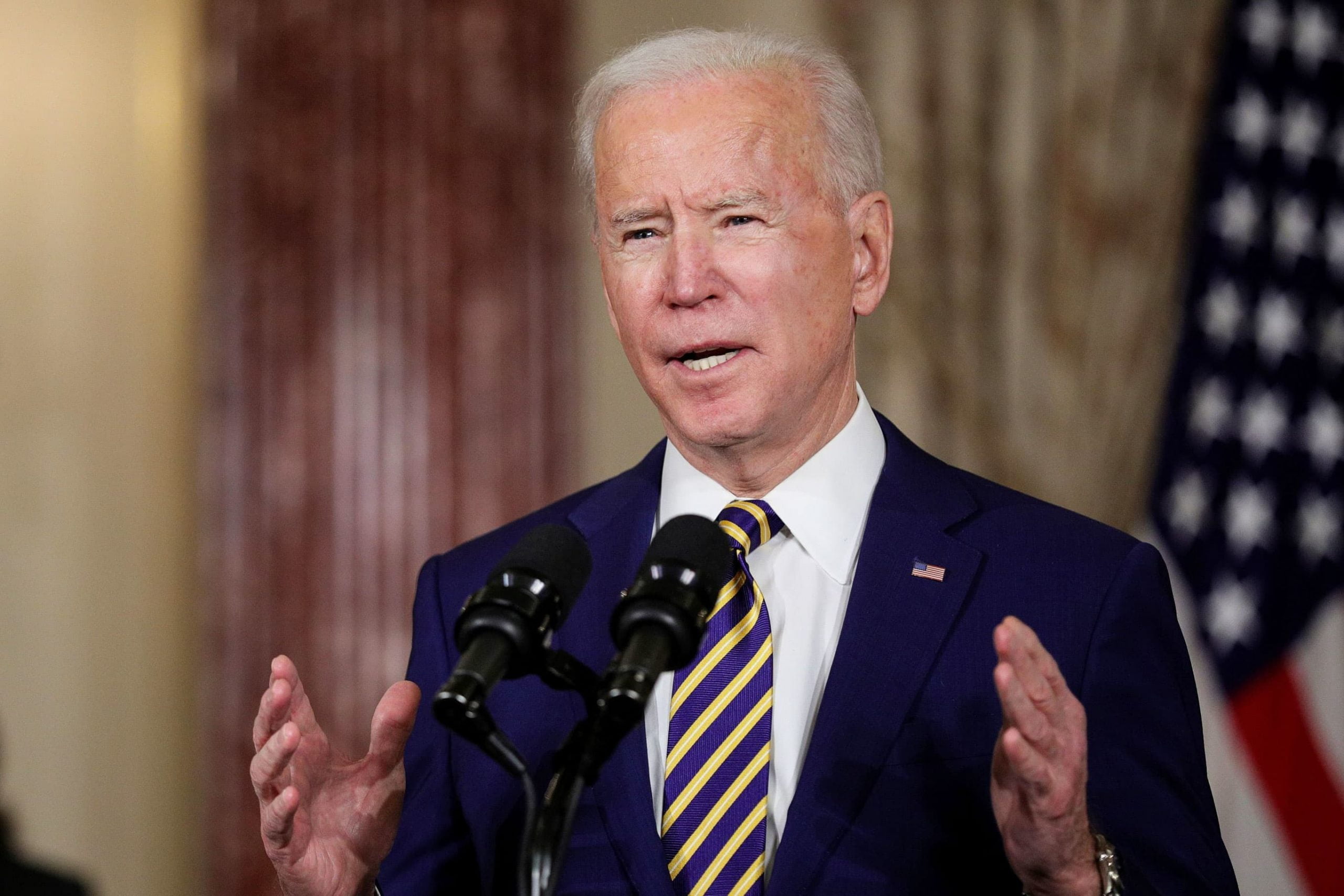 Biden says the $ 15 minimum wage won't survive Covid's relief talks