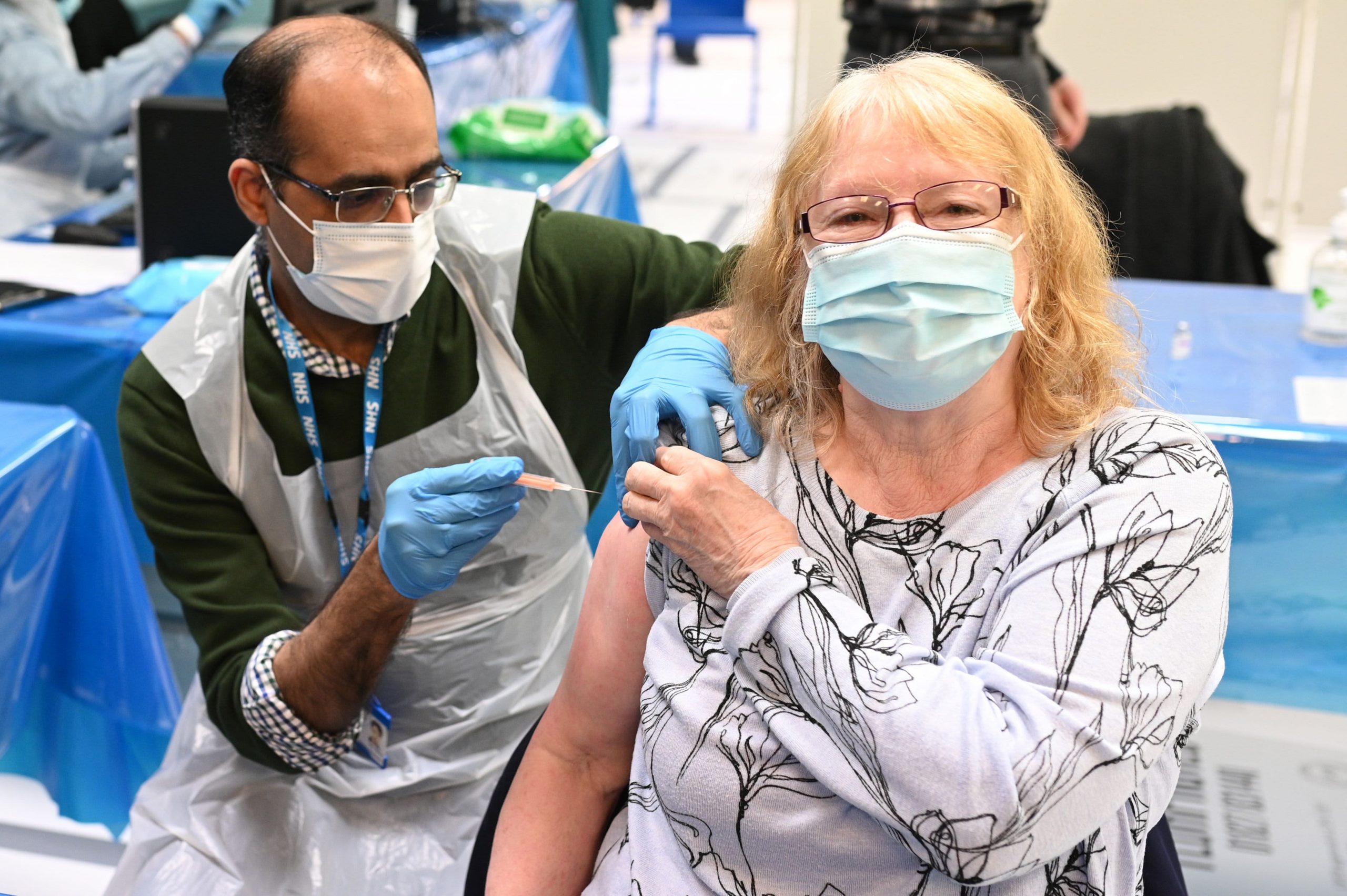 Diagrams show how vaccines work