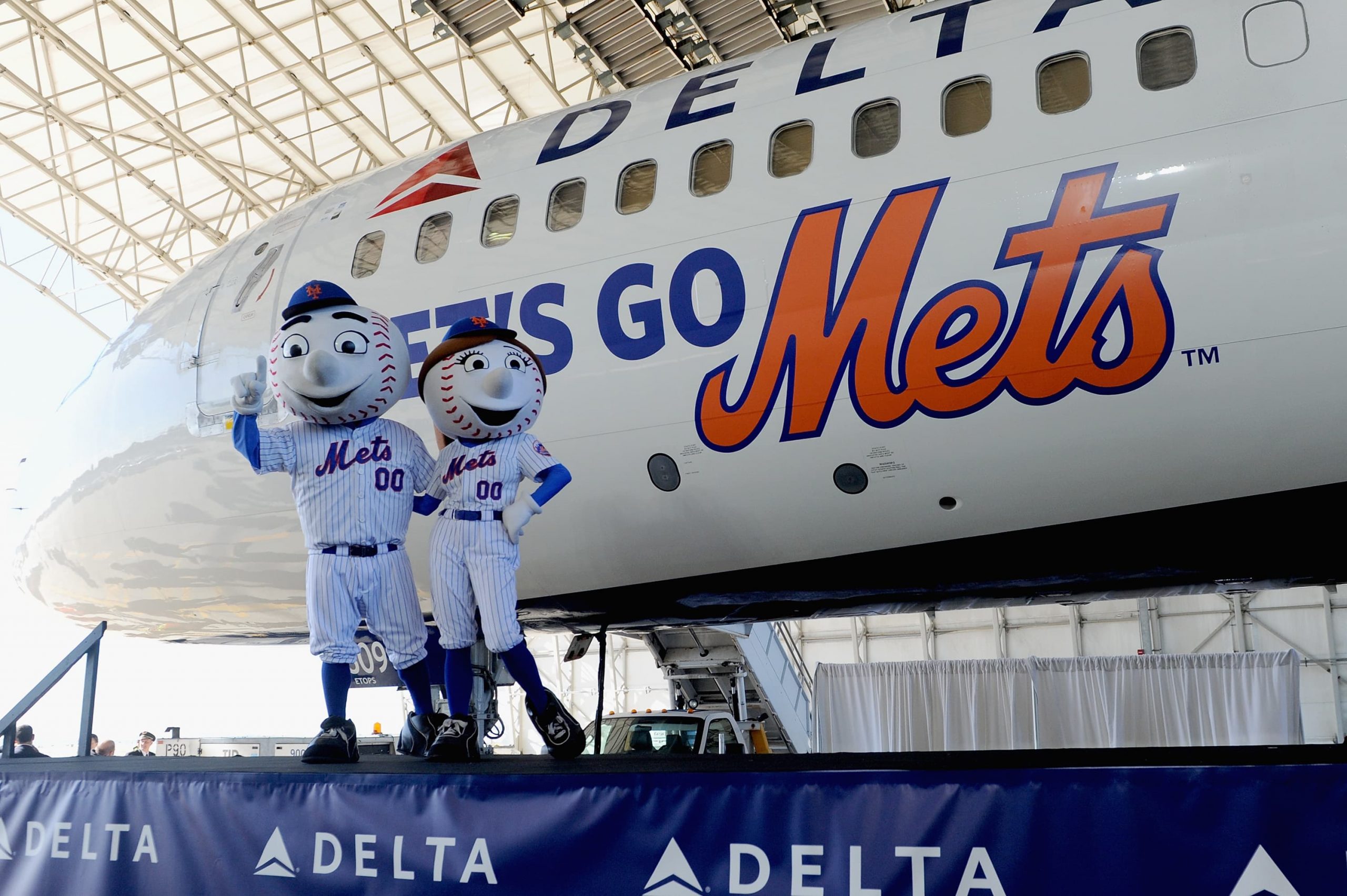 Sports leagues facing more than $ 300 million are falling from airline sponsors
