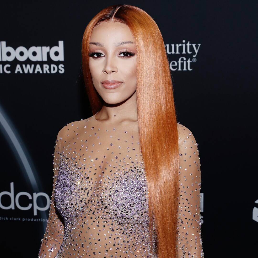 Doja Cat teaches us how to do the Silhouette Challenge before Grammys