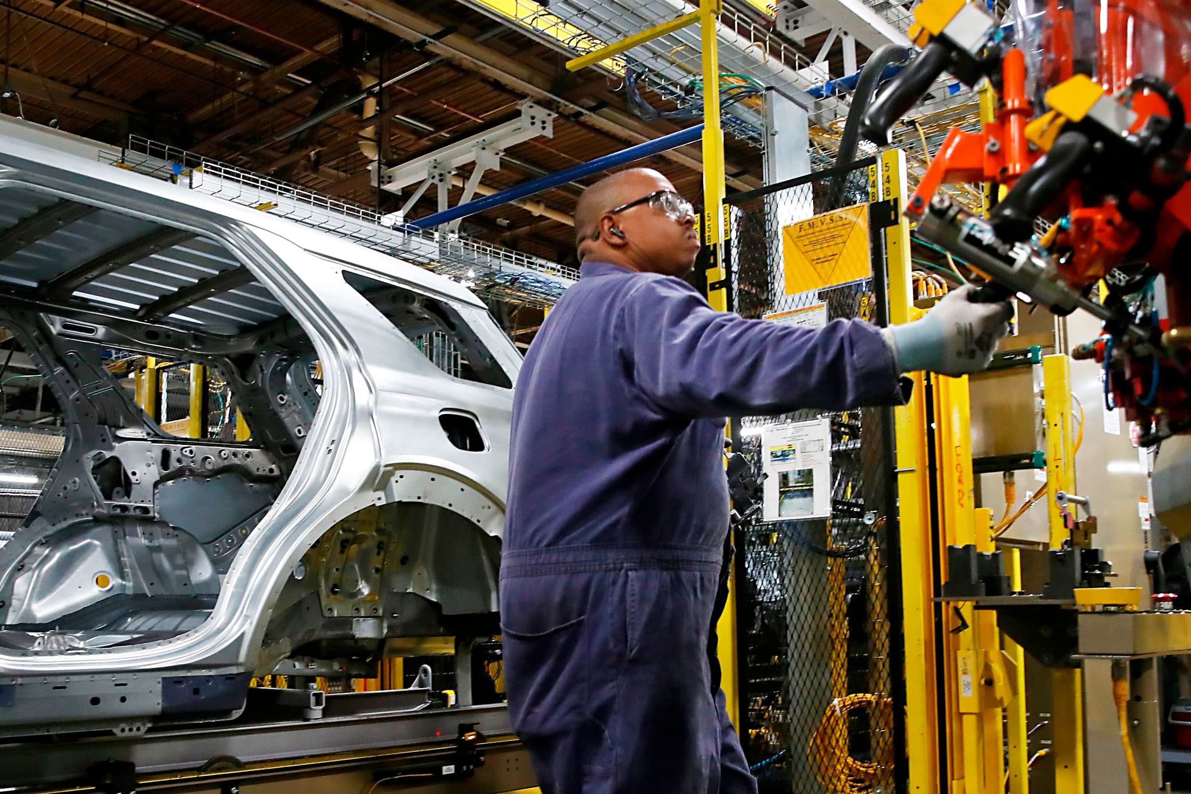 Biden praises the South Korean battery maker's deal as a win for the US electric vehicle push