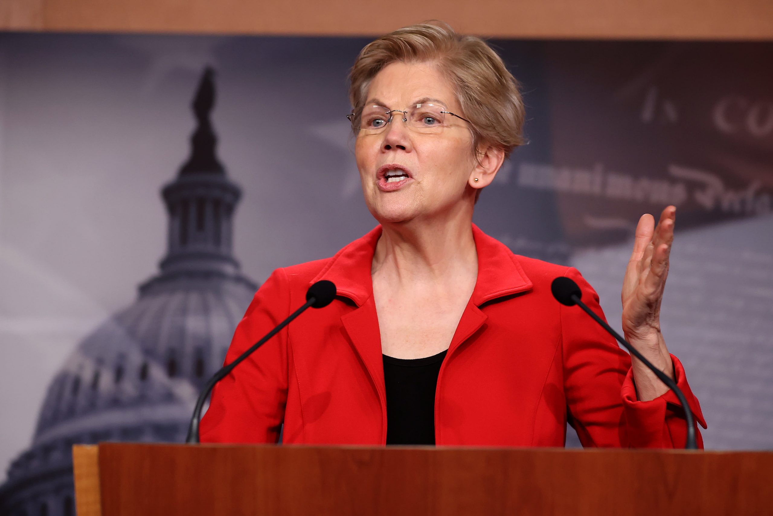 Elizabeth Warren invites Leon Cooperman to testify at Senate tax hearing
