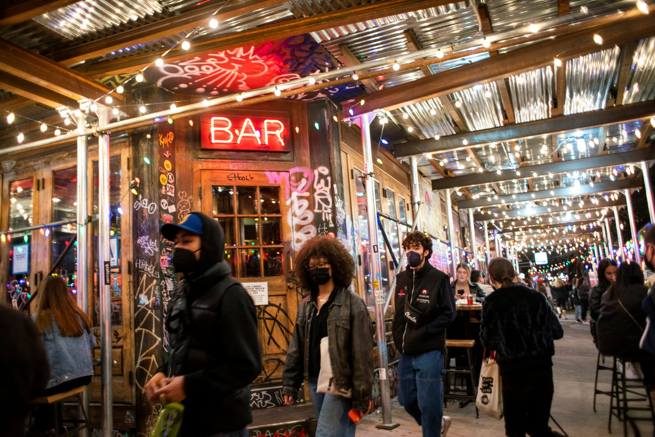 New York ends the restaurant curfew and permits bar seating in NYC from Could 1 New York ends the restaurant curfew and allows bar seating in NYC from May