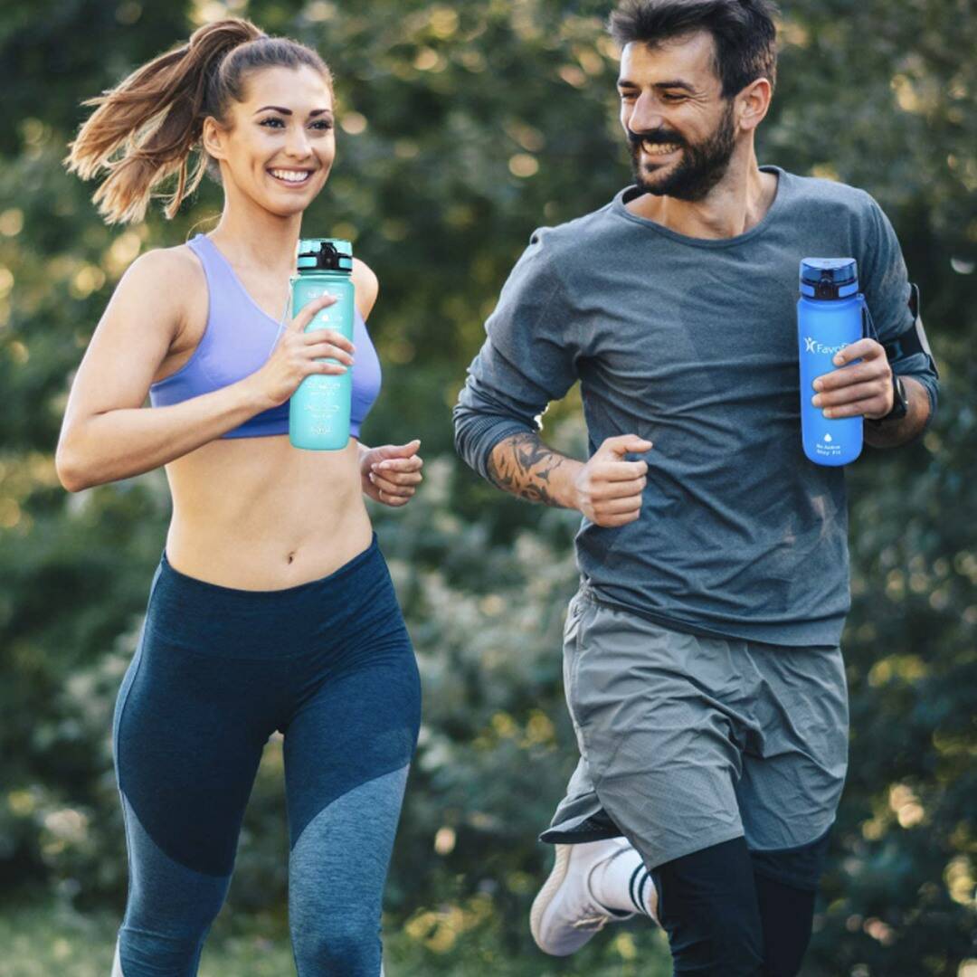 This $ 13 motivational water bottle has 6,100+ 5-star ratings on Amazon