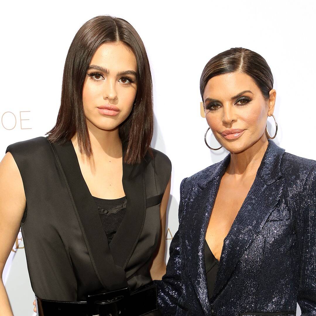 You must see Amelia Gray Hamlin pose in Mama Lisa Rinna's wedding dress