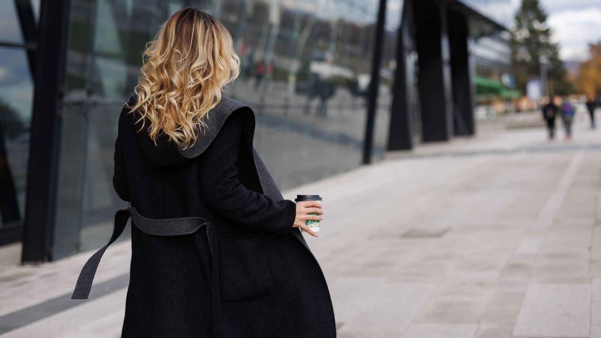 How entrepreneur Tori Dunlap saved $100,000 and quit her job at 25