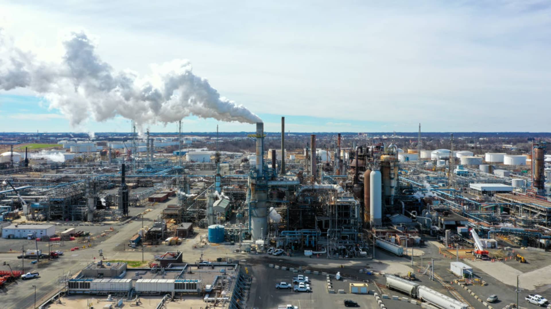 Brent crude slips beneath $85 a barrel because the greenback rises 1 Brent crude slips below $85 a barrel as the dollar rises