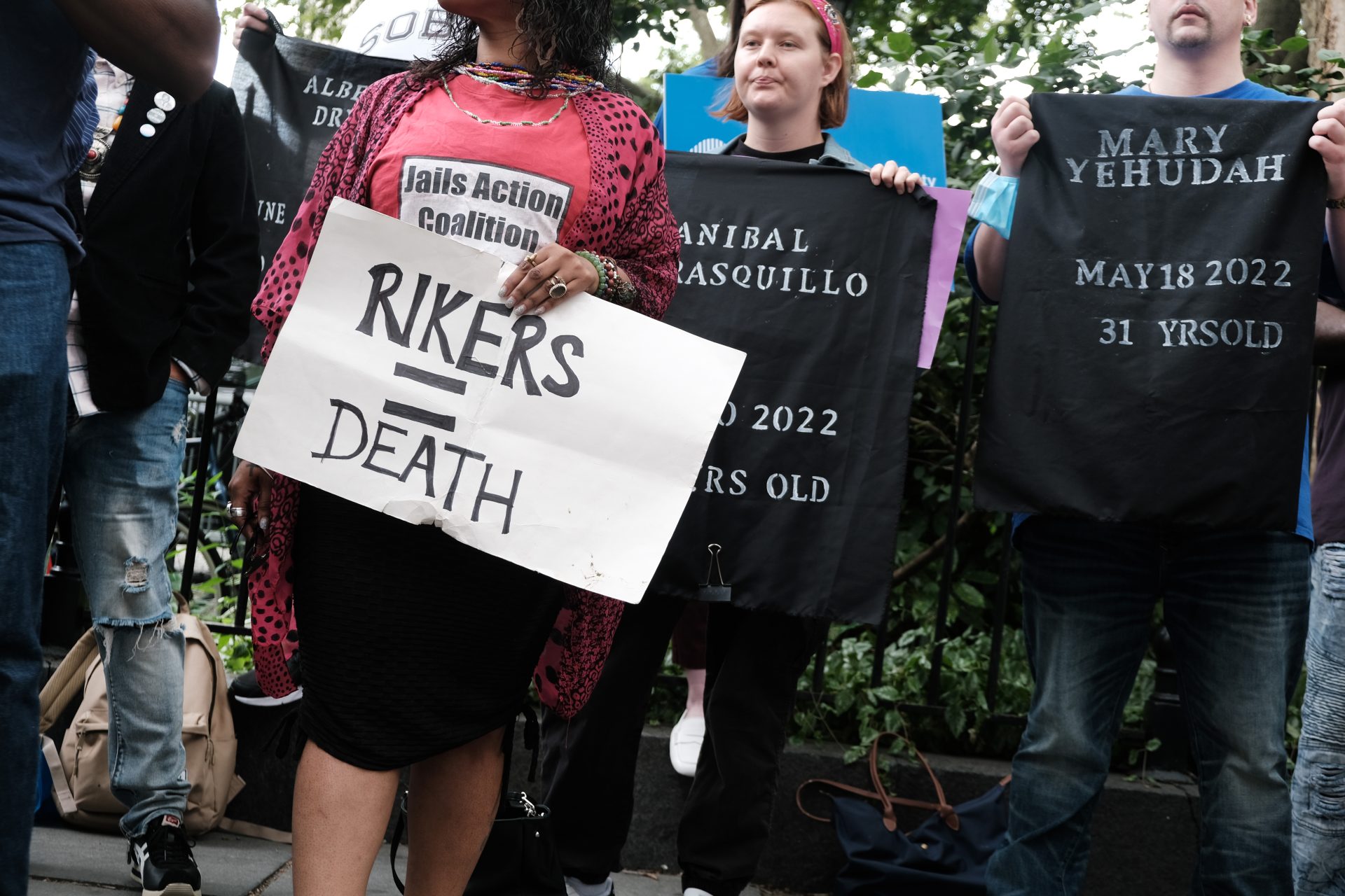 Social media reacted to photos of conditions on Vile Rikers Island