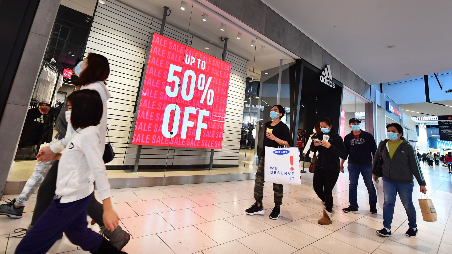 Inflation-weary shoppers to see more holiday sales and discounts in 2022