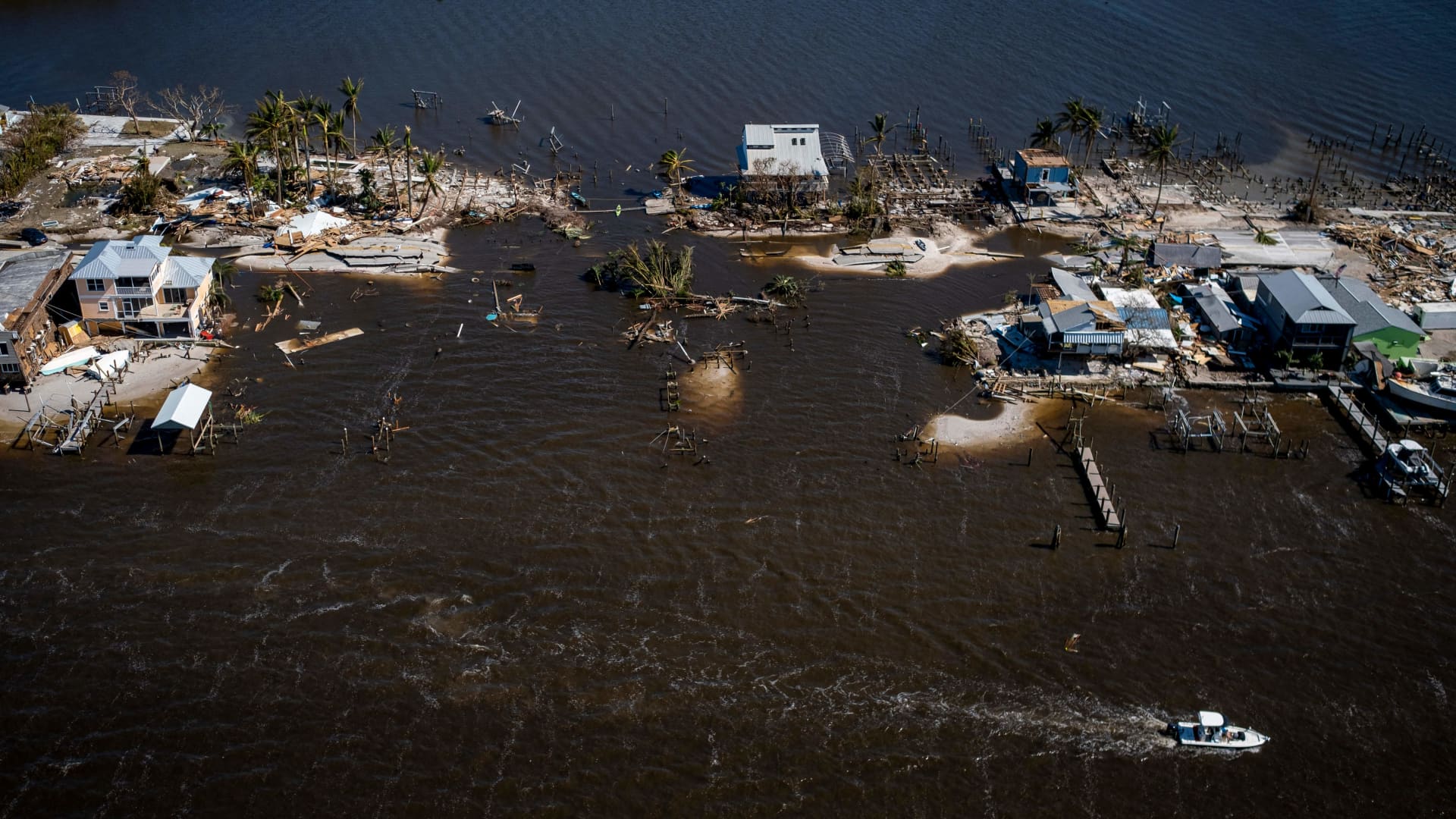 Search and rescue efforts underway in Florida after 'catastrophic' hurricane 1 Search and rescue efforts underway in Florida after 'catastrophic' hurricane