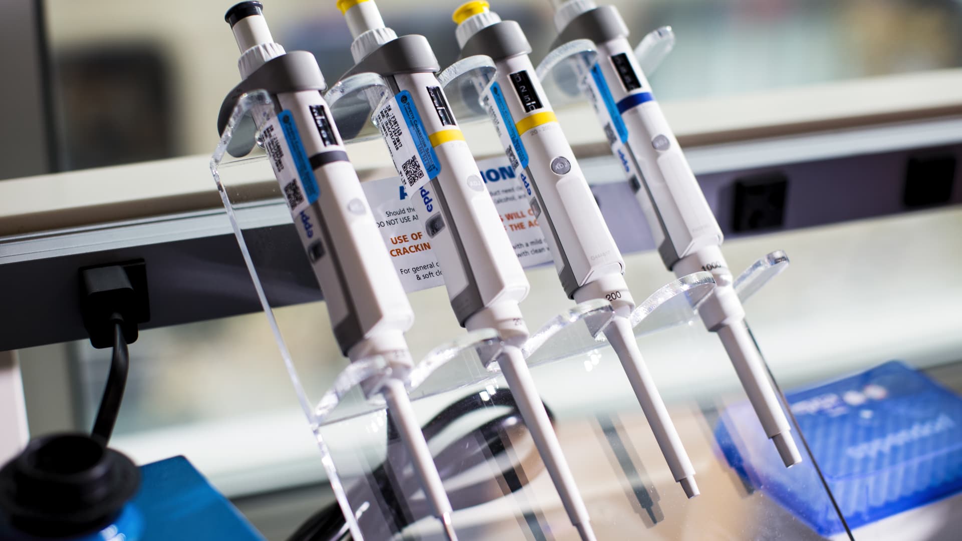 Moderna and Merck will jointly develop a cancer vaccine for high-risk melanoma patients