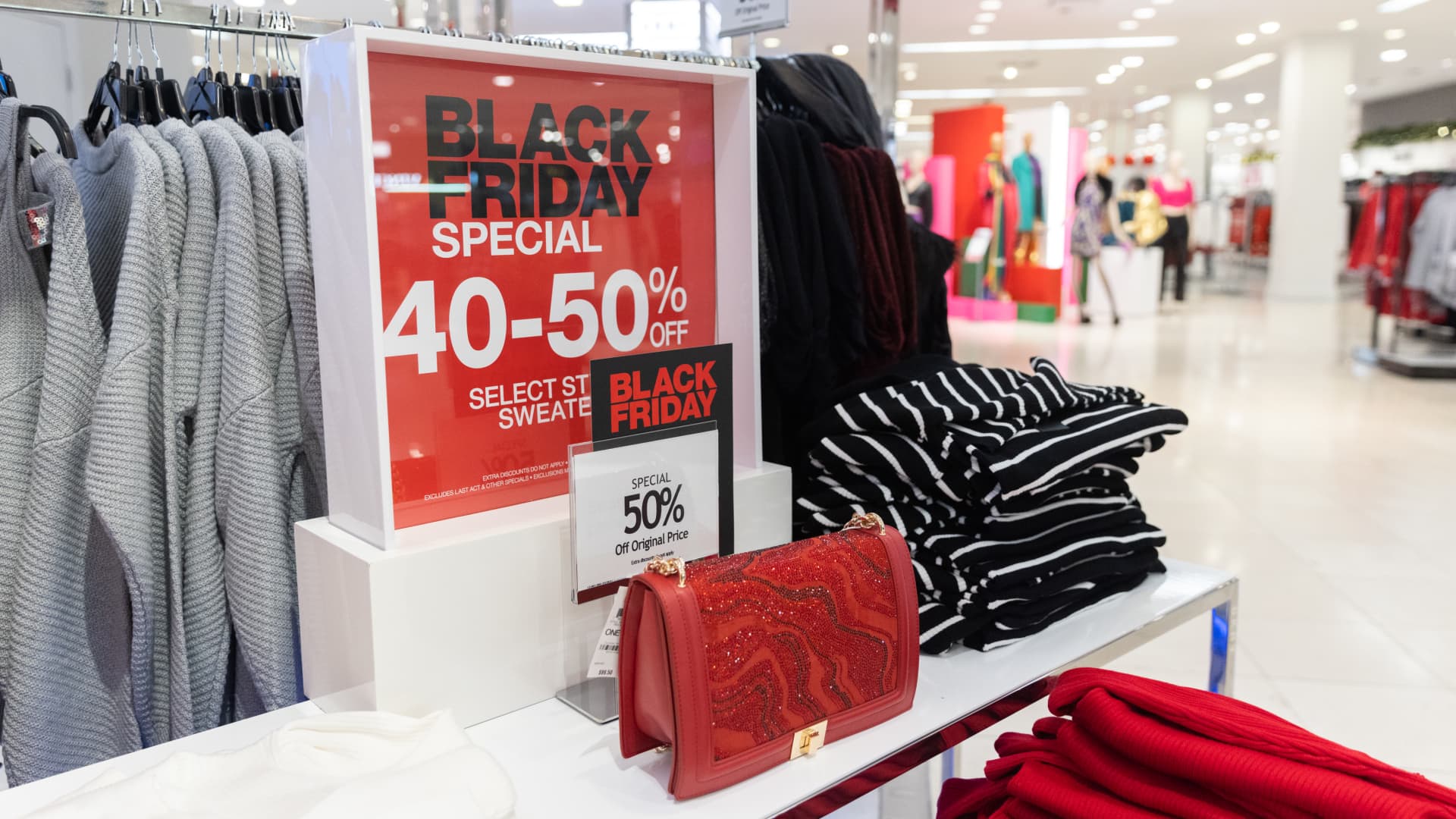 Black Friday online sales hit a new record, expected to top $9 billion