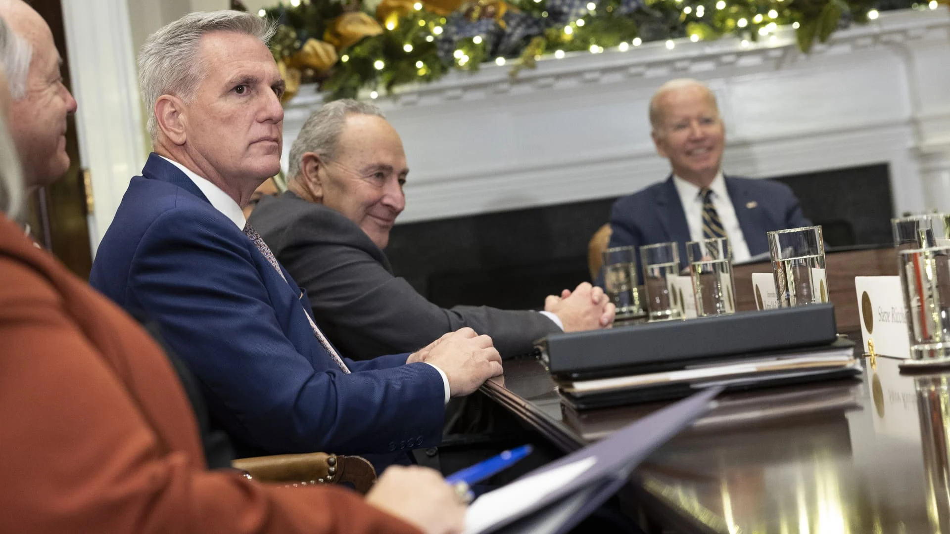 Congress leaders pave the way for a bipartisan bill to avert a railroad strike