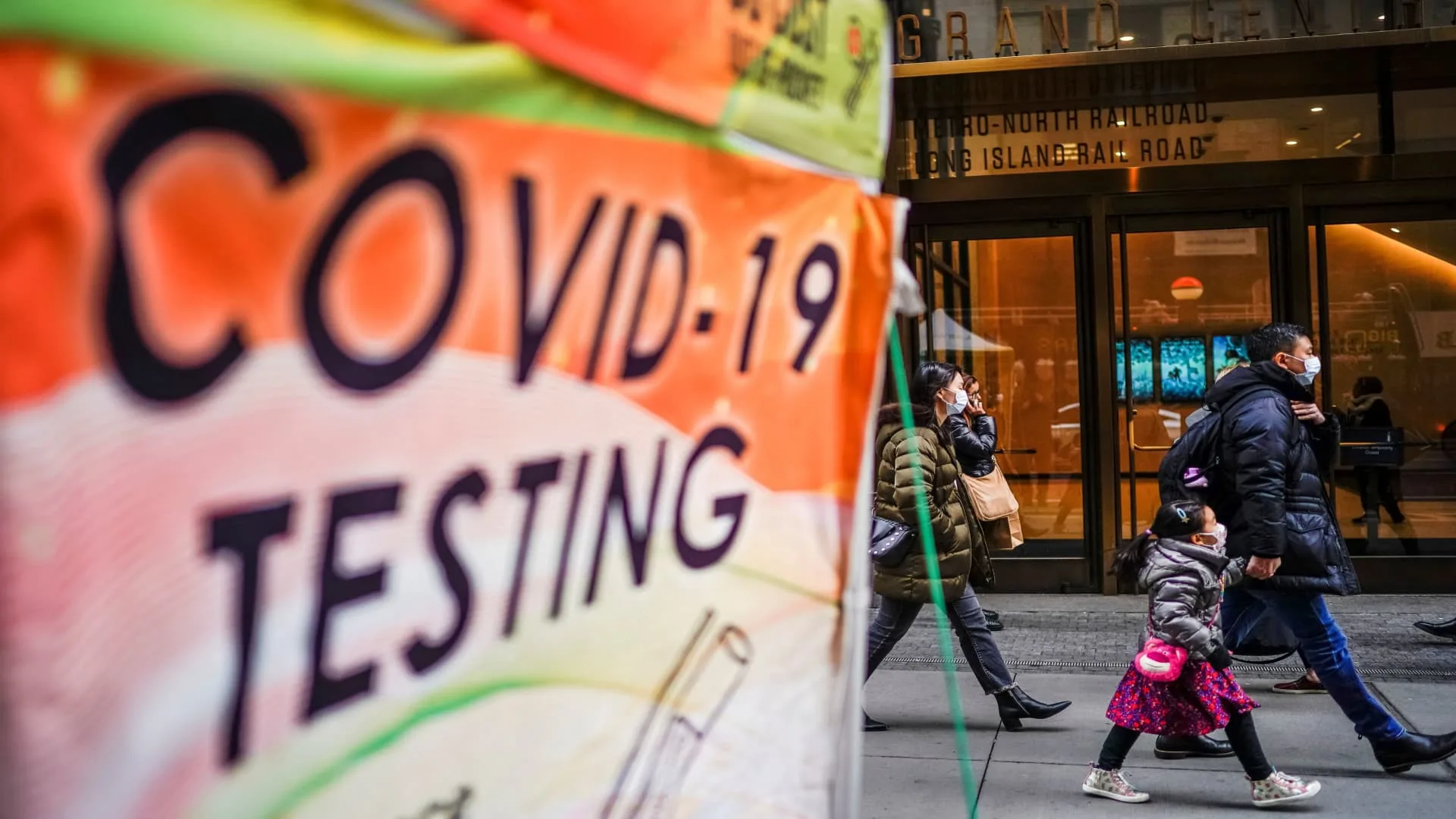 Biden expands public health emergency as omicron XBB.1.5 spreads