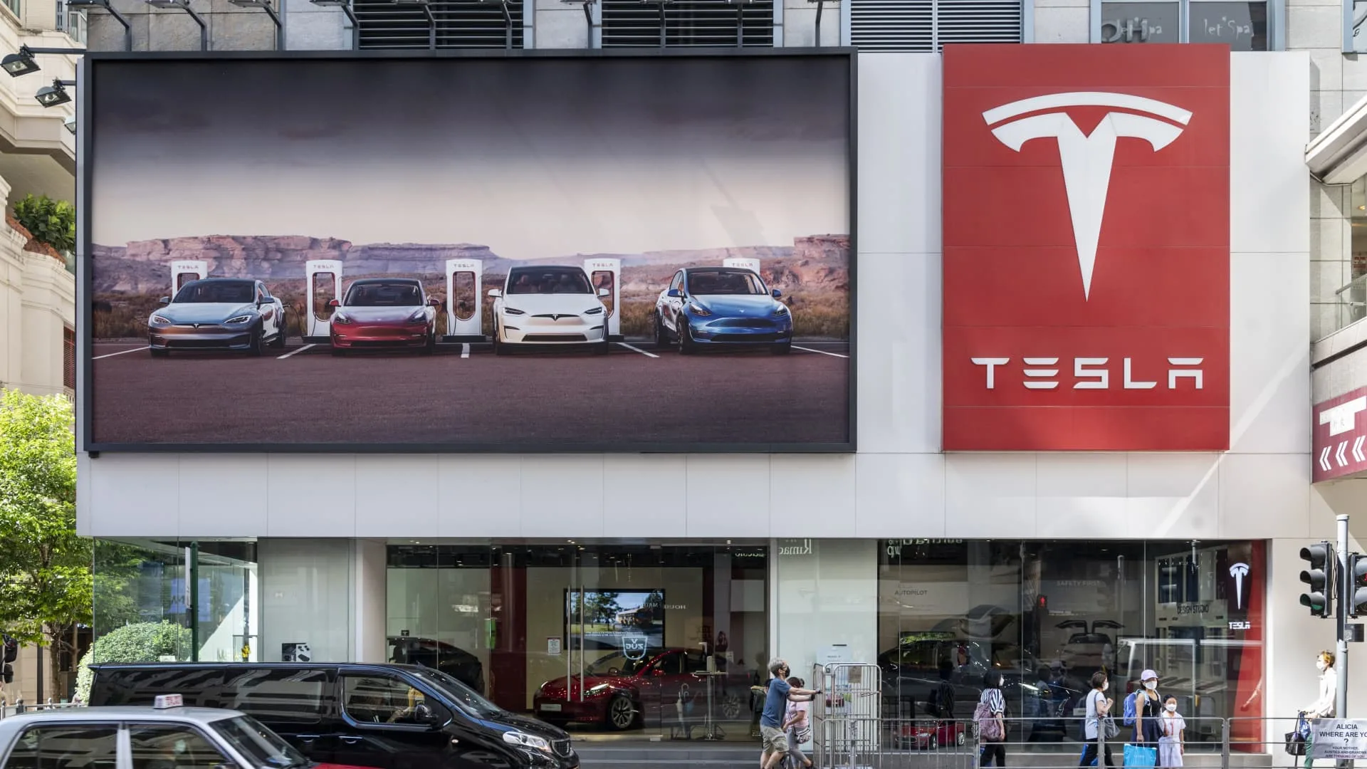 Tesla price cuts accelerate EV market's first recession stress test