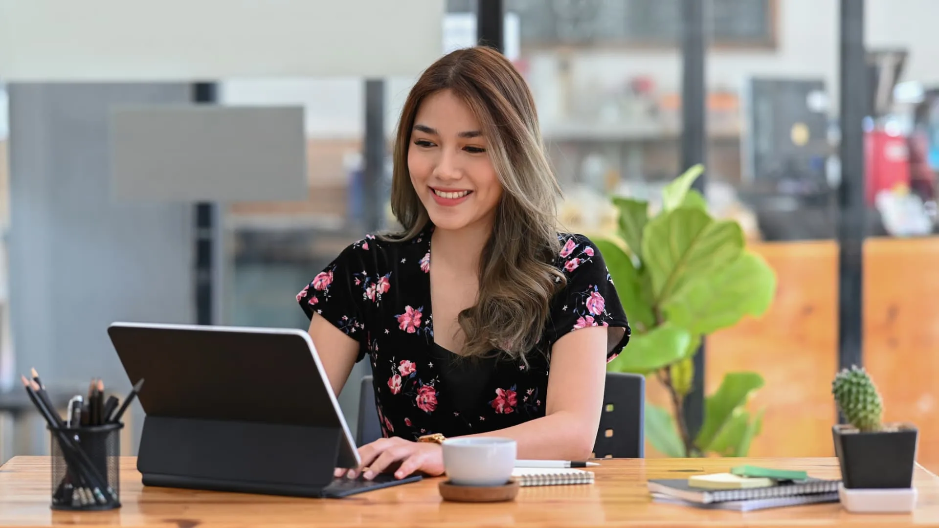 How to choose between pre-tax and Roth 401(k) contributions