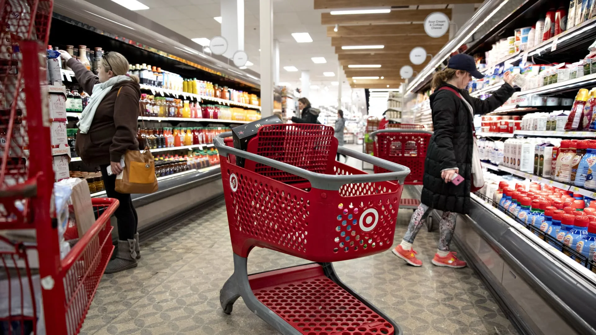 Retailers launch recession playbook