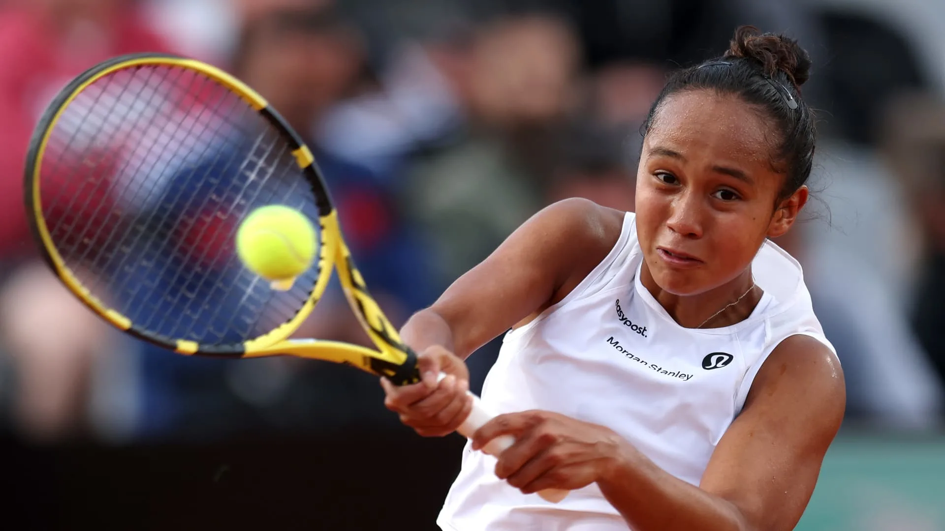 Leylah Fernandez urges athletes to become financially literate