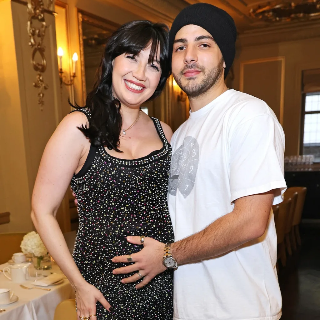Gavin Rossdale's Daughter Daisy Lowe Welcomes First Child • MV TELEGRAPH - Vimarsana News