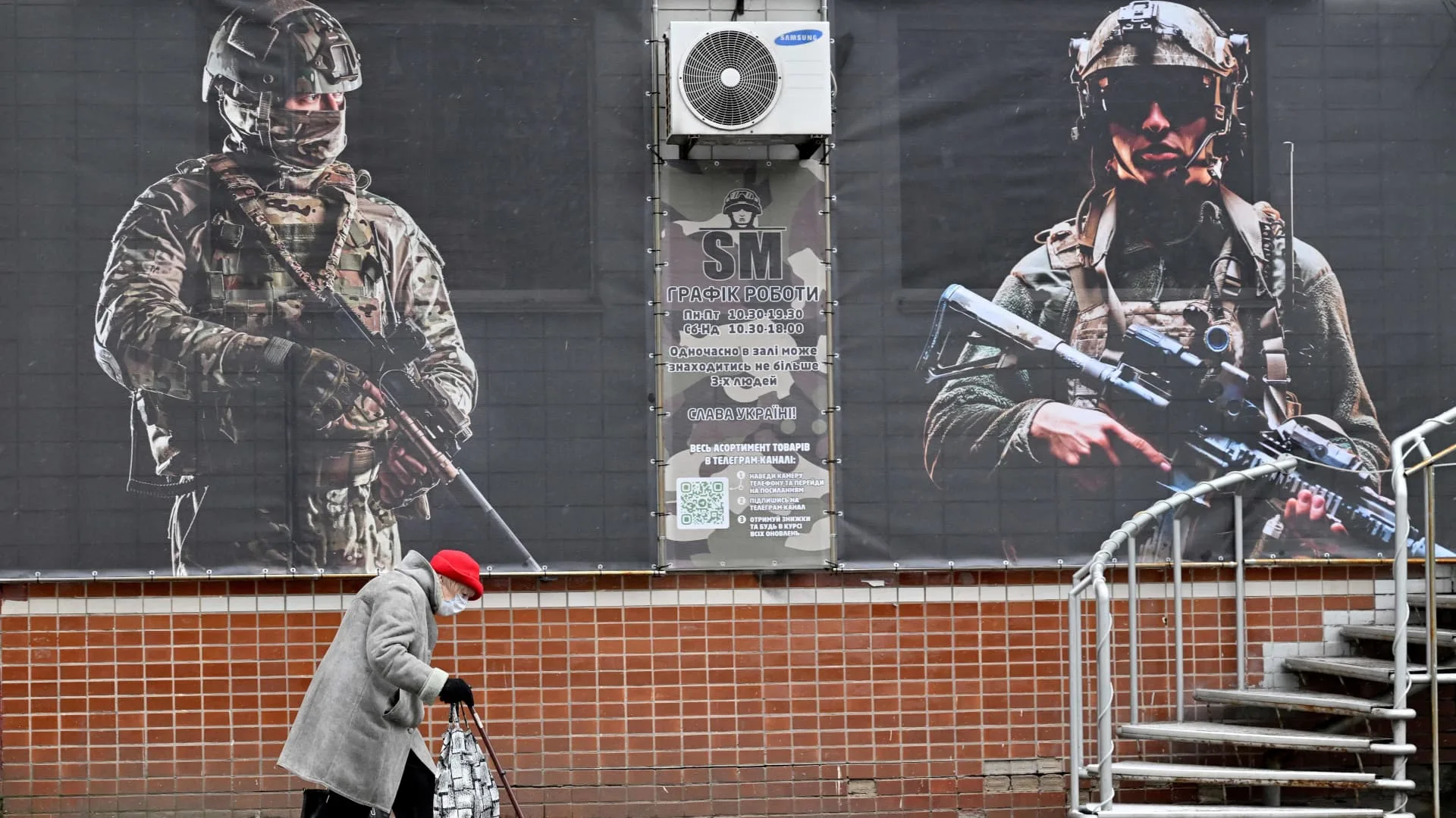 Thousands of Ukrainian POWs are still missing months after capture