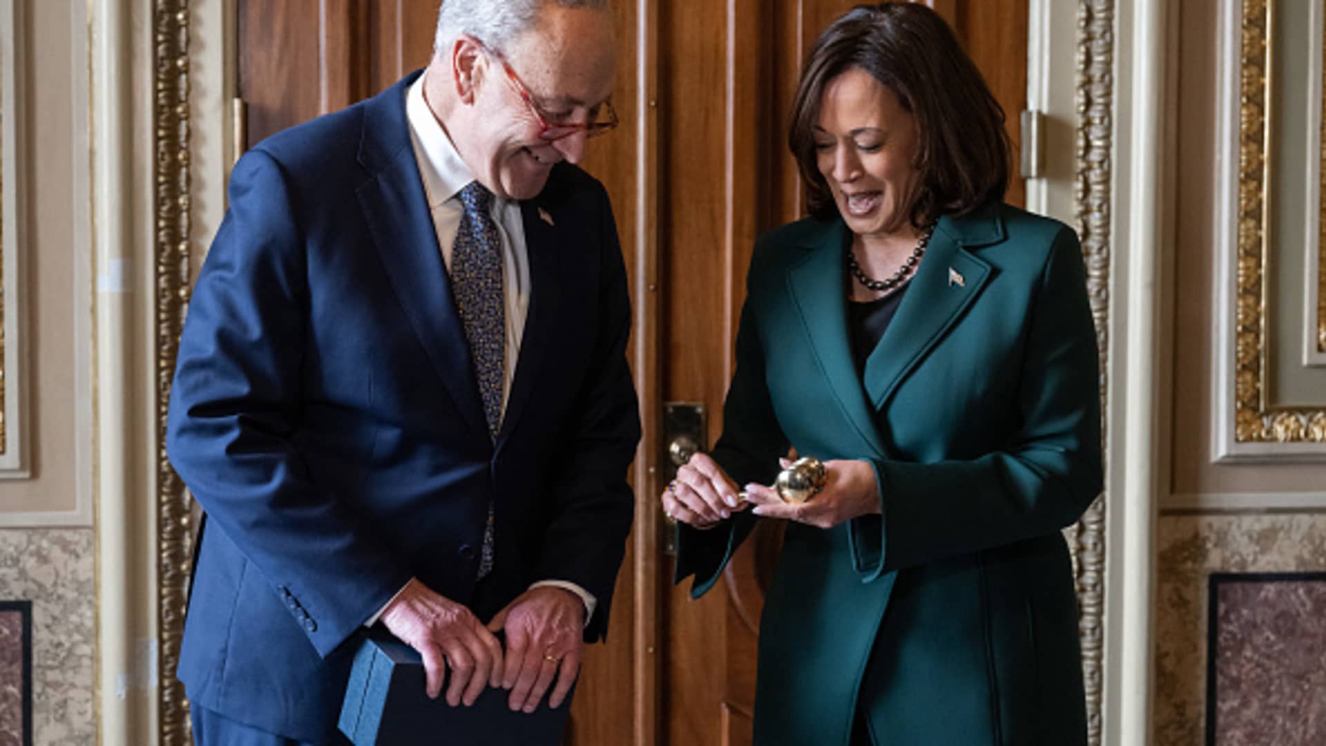 Schumer says a crypto invoice can cross Senate this yr; Dems be a part of 'Crypto4Harris' name 4 Schumer says a crypto bill can pass Senate this year; Dems join 'Crypto4Harris' call
