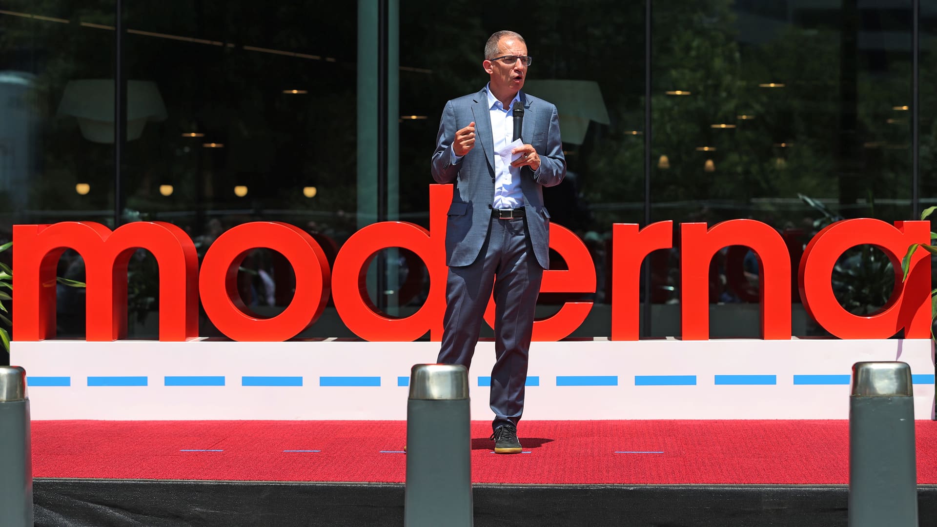 $1 billion in value cuts, 10 product launches deliberate 1 $1 billion in cost cuts, 10 product launches planned