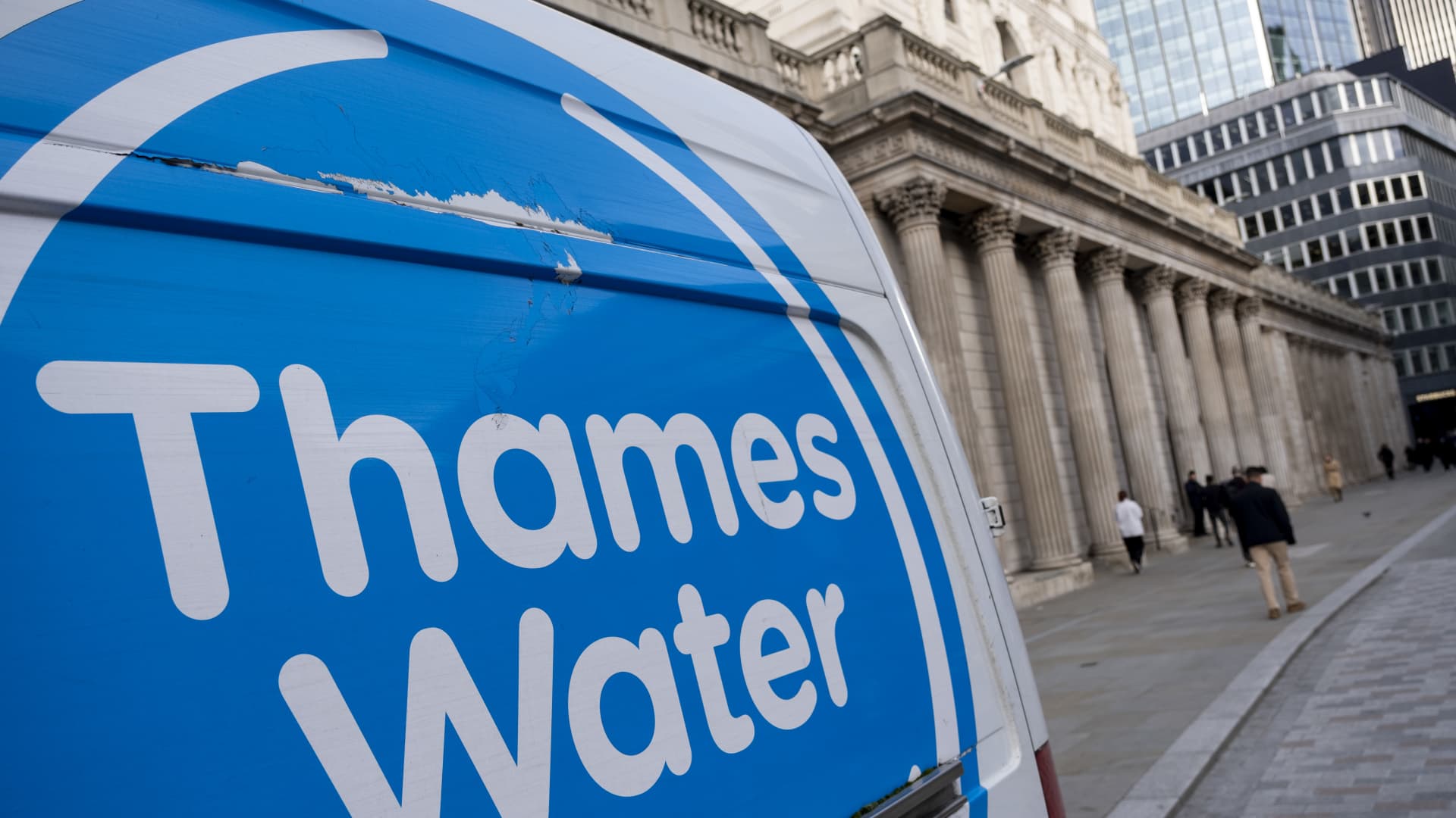 U.S. fund KKR makes £4 billion management-buyout bid for Thames Water