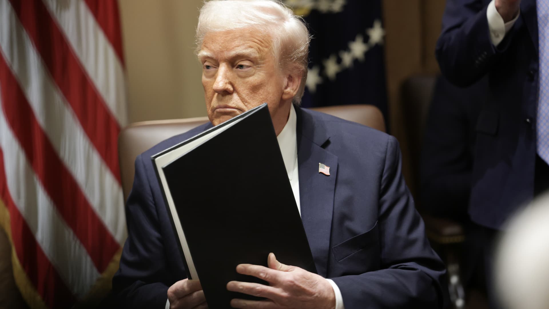 Trump to announce new auto tariffs Wednesday 9 Trump to announce new auto tariffs Wednesday