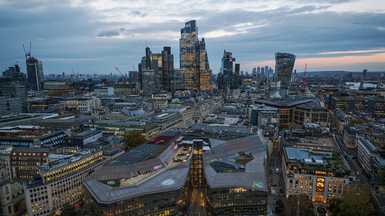 The UK authorities's borrowing prices reached their highest degree since 2008 1 The UK government's borrowing costs reached their highest level since 2008