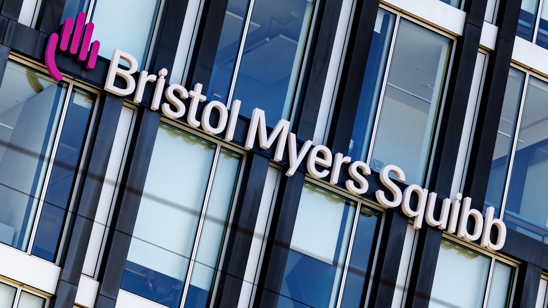 Bristol Myers Squibb turns to Chinese language firm Hengrui to replenish its pipeline