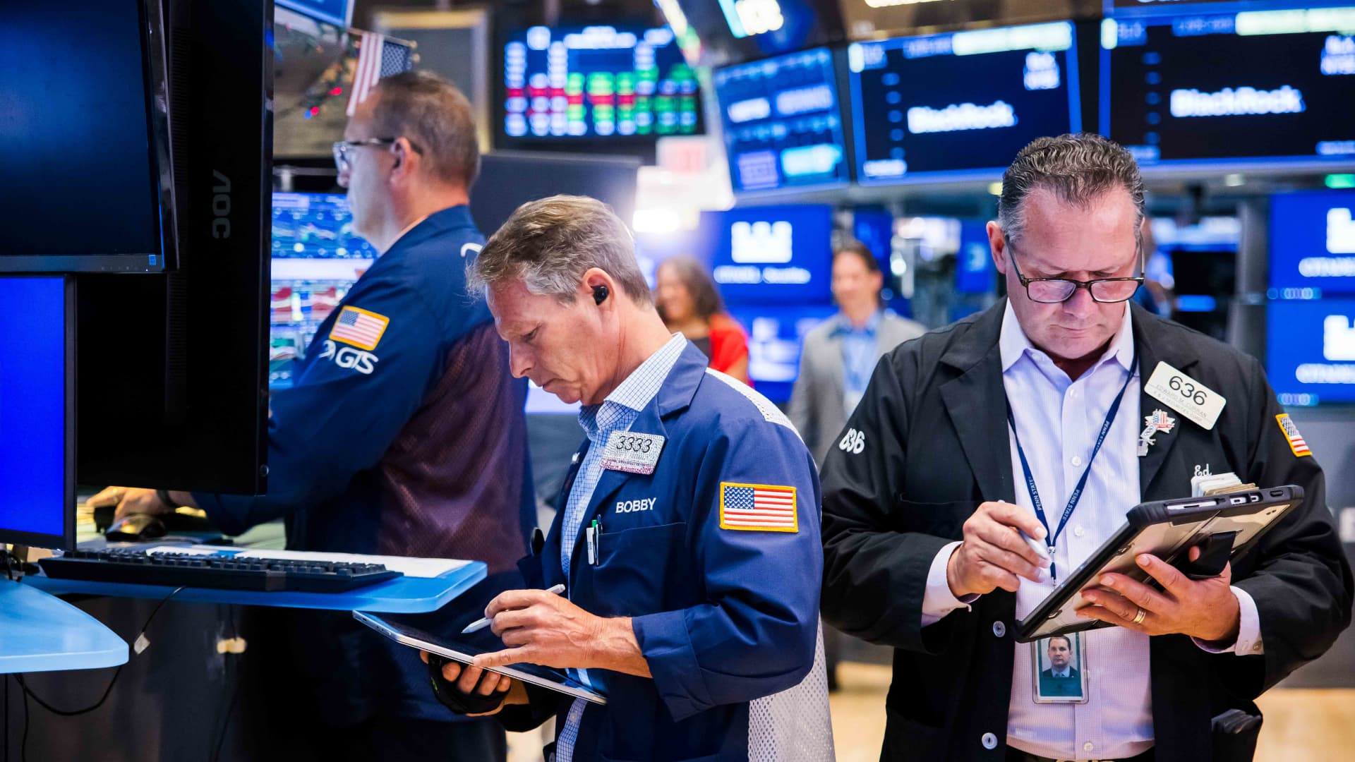 Three of our shares benefited from the AI ​​rally, whereas three others fell out of favor since final month